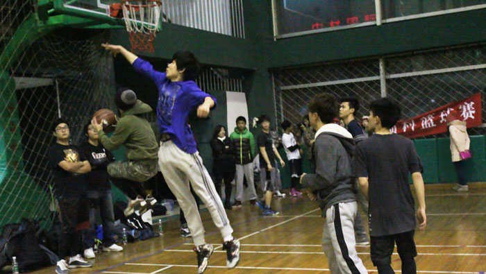 中央美术学院国际预科学生自组篮球赛举行